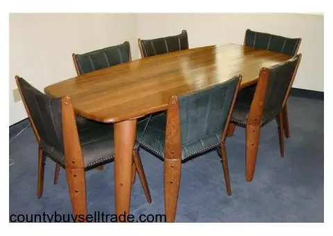 DINING TABLE & CHAIRS - PRICE REDUCED! - $1295 (McMinnville)